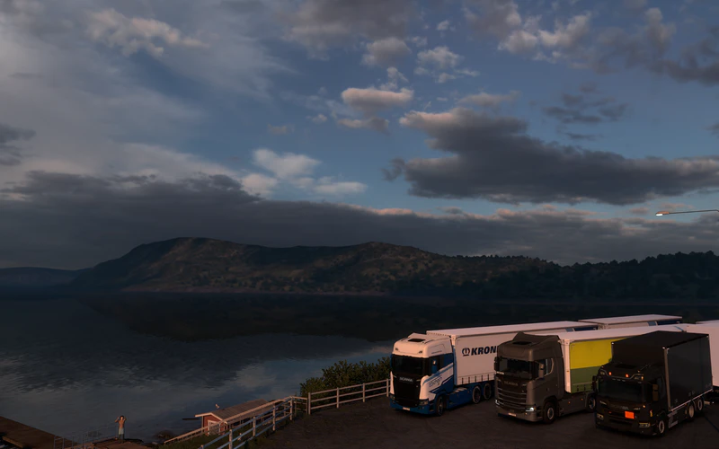 文件:斯堪尼亚们停靠在波尚厄尔峡湾的停车点 (1).png