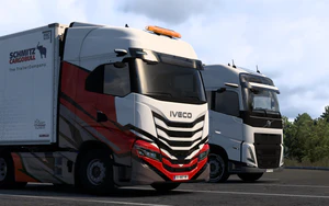 停靠休息点的依维柯和沃尔沃 04.png