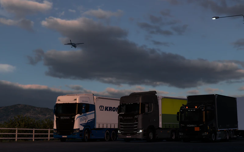 文件:斯堪尼亚们停靠在波尚厄尔峡湾的停车点 (3).png