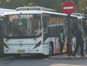 SWBCD-041 申沃（青浦巴士） SWB6108BEV05G 上青线 上海南站（南广场）→曹盈路站.jpg