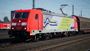 185 286-0 牵引货列.jpg