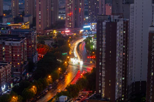 暮色车河 都市霓虹.jpg