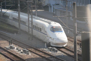 CRH2A-2037.jpg
