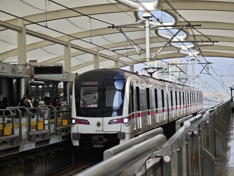 文件:06069 港城路→东方体育中心.jpg