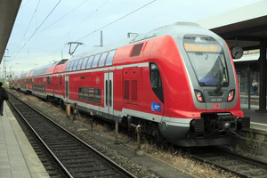 J36 201 Bf Nürnberg Hbf, 445 083.jpg