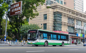 温州公交ZK6125CHEVPG1 担当B103路.jpg