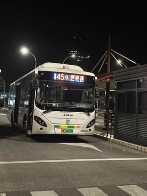 SWB6108BE04 申沃 S0M-0090 45路停靠在终点站龙华东路制造局路.jpg