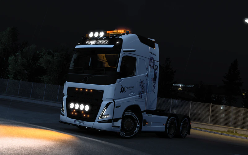 文件:在雨夜中的沃尔沃FH6 (2).png