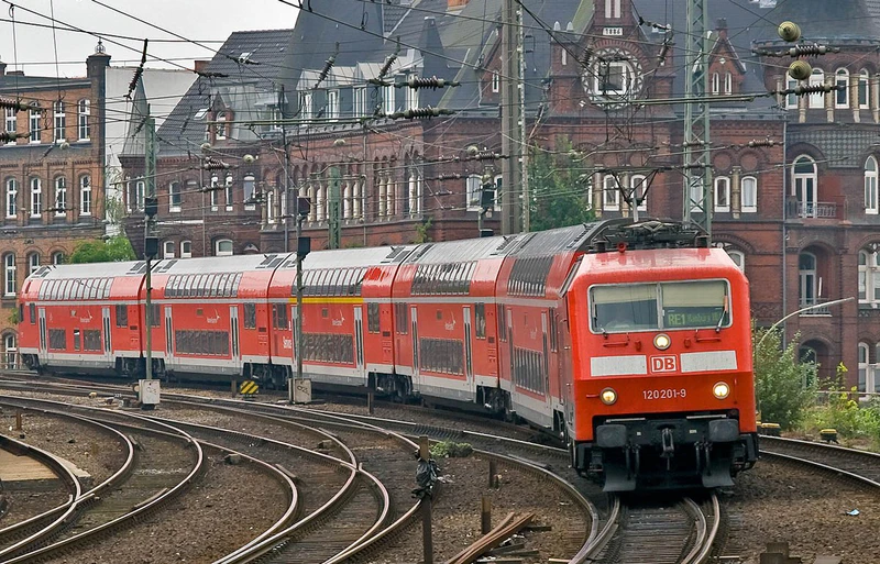 文件:DB 120.2 120 201-9 Hamburg 7184.jpg