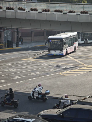 L0E-062 申龙 SLK6101UBEVN1(1).jpg