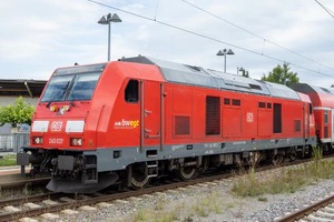 DB-Diesellok 245 037 in Langenargen.jpg