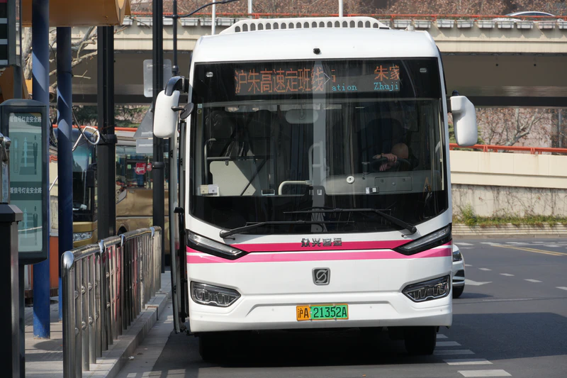 文件:SWB6123EV01C（申沃）正面.jpg