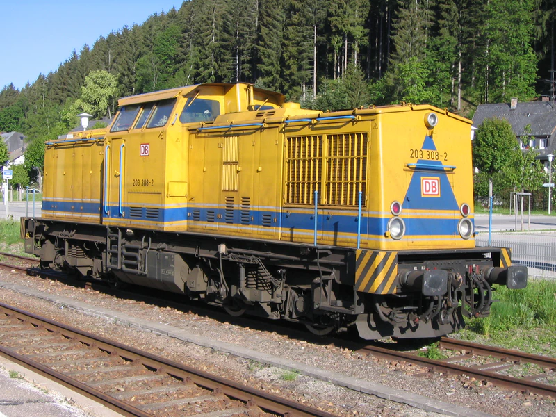 文件:203 308-2 in Titisee 5499.jpg