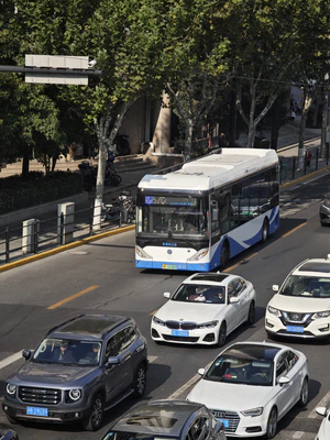 L0E-074 申龙 SLK6101UBEVN1(1).jpg