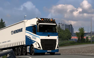 沃尔沃FH6牵引克劳耐双挂行驶在蓝天下的匝道 02.png