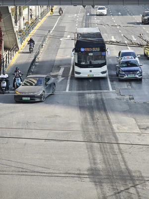 S0R-0413 申沃 SWB6109BEV36 (iEV10)(1).jpg