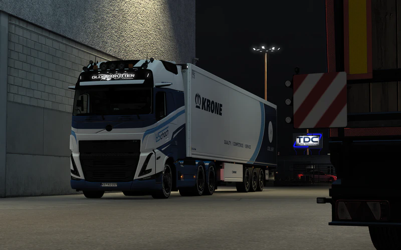 文件:到达TRANSPORTES CABALLERÍA货场的沃尔沃FH6.png