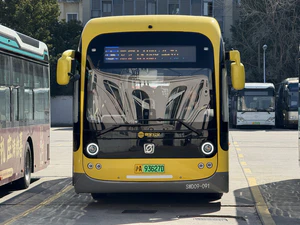 嘉定公交SWB6900EV03G（iEV9）申沃 正面.jpg