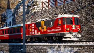 02月13日 GE 4/4 II