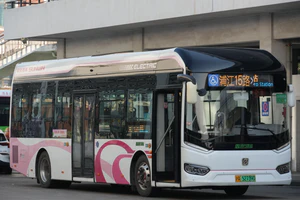 SWB6109EV11G（iEV10）申沃 闵行客运.jpg