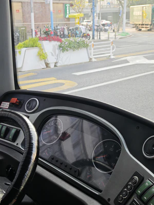 S2W-0298 申沃 SWB6128BEV22 驾驶室（2）.jpg