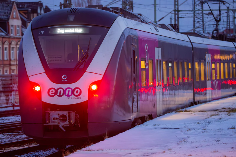 文件:正在驶出汉诺威中央火车站的Alstom Coradia Continental(BR 1440).jpg