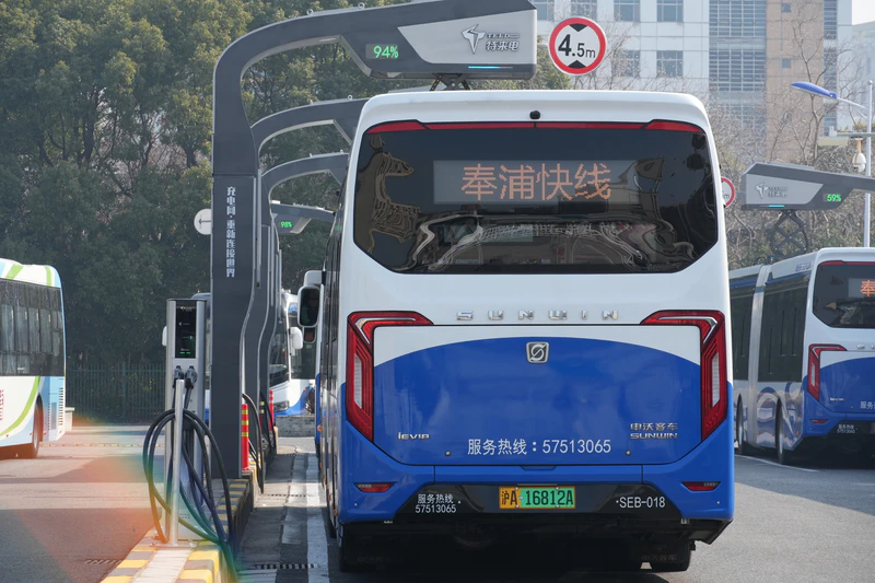 文件:SWB6189EV02G（iEV18）申沃 背面.jpg
