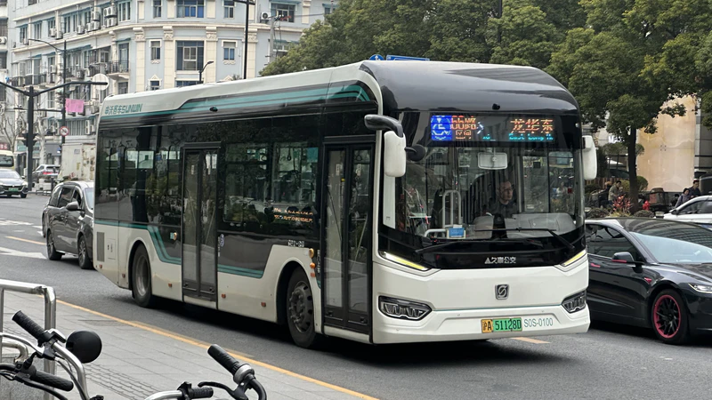 文件:巴士一公司 66路区间 S0S-0100 前往龙华东路制造局路.jpg