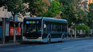 04月17日 宇通 ZK6106BEVG1 (E10)