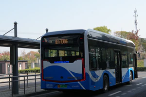 J0A-009 吉利远程（浦东南汇）DNC6101BEVG23D（C10E）背部.jpg