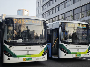 S2W-0298&S2W-0299(3) 申沃 SWB6128BEV22.jpg