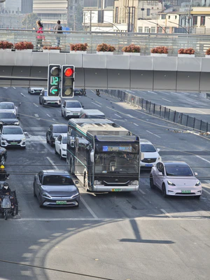 Z0A-0060 宇通 ZK6106BEVG1(E10)(1).jpg