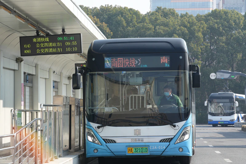 文件:TEG6125BEV05（中国中车）正面.jpg