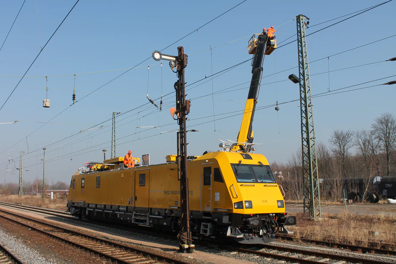 文件:DB 711 211 Oberleitungswartung Altenburg 2014.jpg